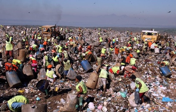 Por onde passou, a quadrilha do Mensalão deixou este cenário. 